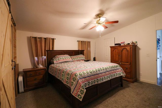 226 S Manor Avenue, Albany, IN 47320