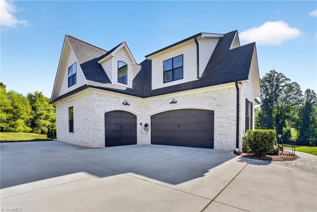 402 Mitchells Landing Way, Greensboro, NC 27455