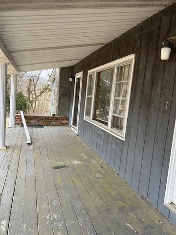 40 Fork Field Road, Oneida, KY 40972