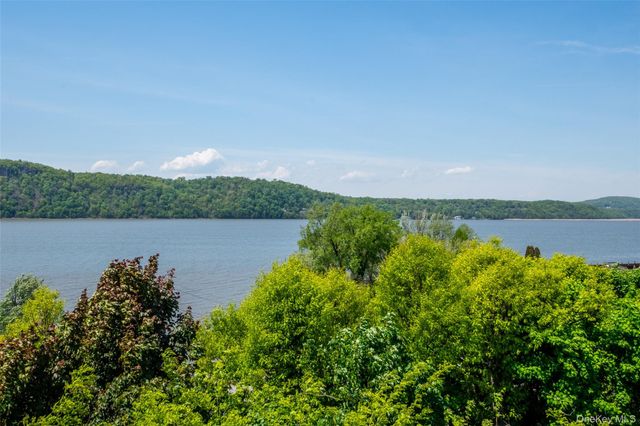 55 Maple Avenue 3B, Hastings-on-hudson, NY 10706