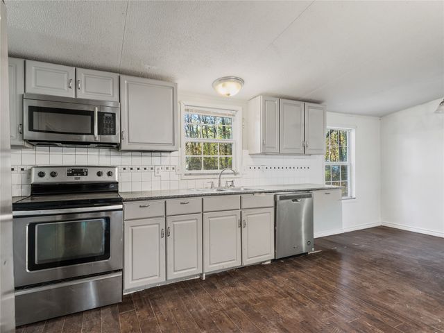 202 Forgotten Lane, Mabank, TX 75156