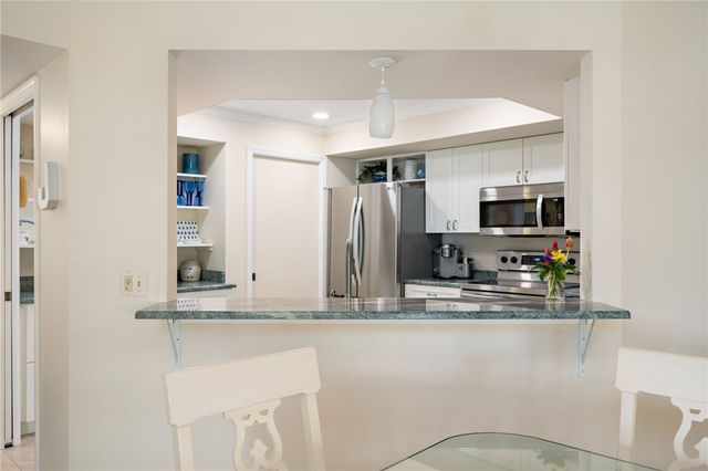 1821 Mooringline Drive 2F, Vero Beach, FL 32963