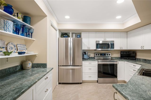 1821 Mooringline Drive 2F, Vero Beach, FL 32963