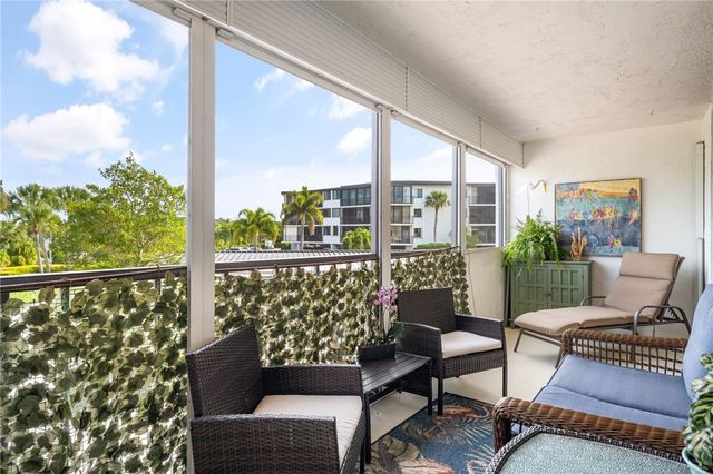 1821 Mooringline Drive 2F, Vero Beach, FL 32963