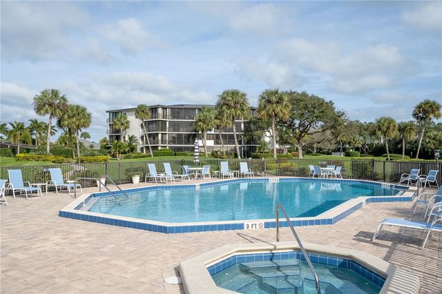 1821 Mooringline Drive 2F, Vero Beach, FL 32963