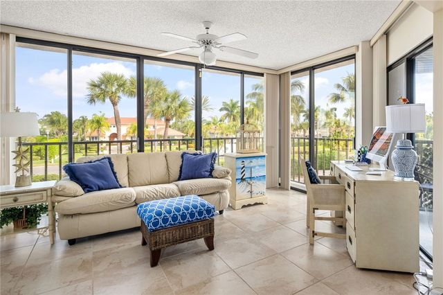 1821 Mooringline Drive 2F, Vero Beach, FL 32963