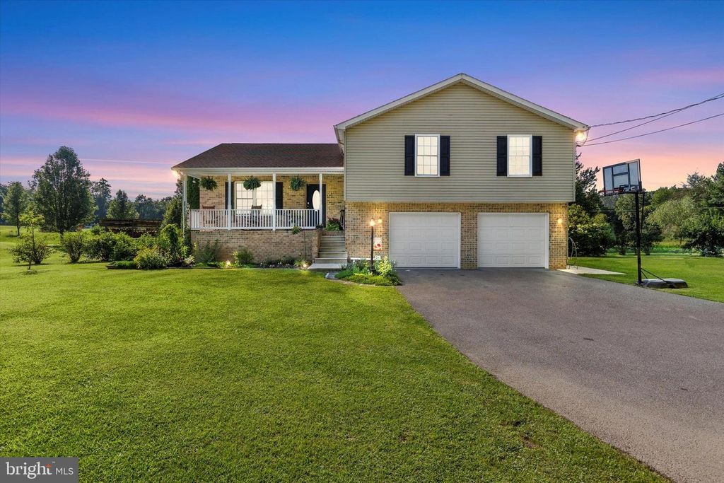 50 BAKER RD, Fayetteville, PA 17222