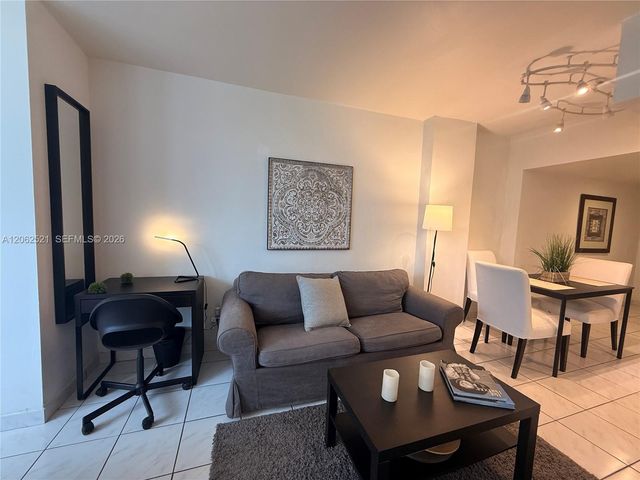 100 Lincoln Rd 314A, Miami Beach, FL 33139