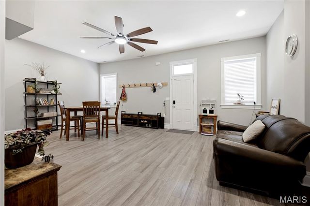 2106 S 8th Street, St Louis, MO 63104