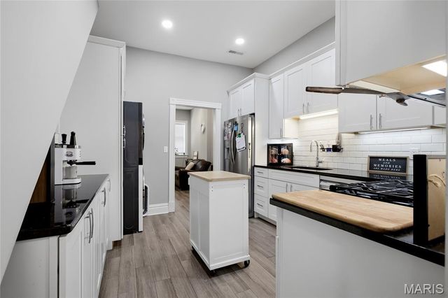 2106 S 8th Street, St Louis, MO 63104