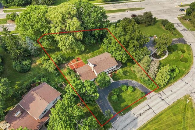 11145 N Riverland COURT, Mequon, WI 53092