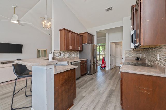 138 Crab Apple Avenue, Crestview, FL 32536