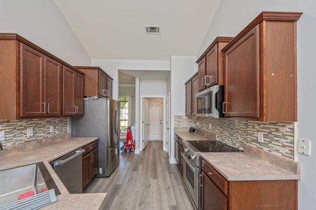 138 Crab Apple Avenue, Crestview, FL 32536