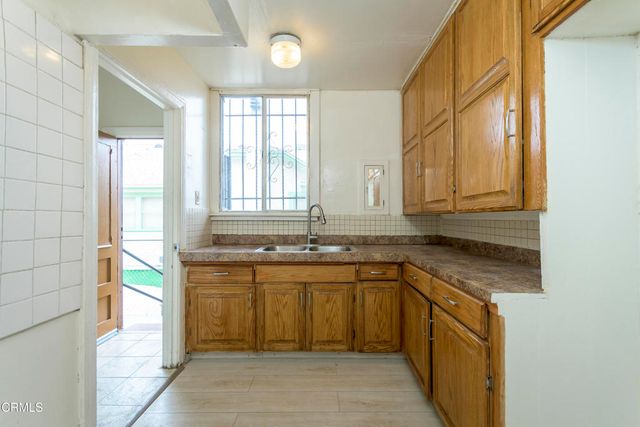 3201 W 21st Street, Los Angeles, CA 90018