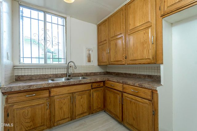 3201 W 21st Street, Los Angeles, CA 90018