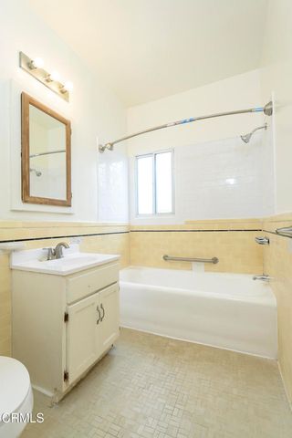 3201 W 21st Street, Los Angeles, CA 90018