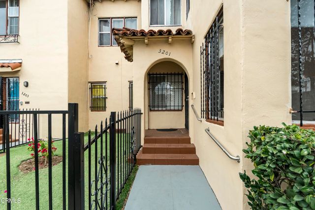 3201 W 21st Street, Los Angeles, CA 90018