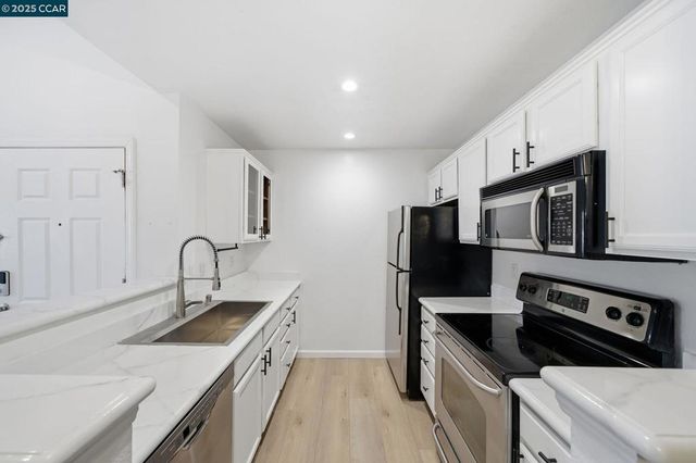 130 Reflections Dr 28, San Ramon, CA 94583