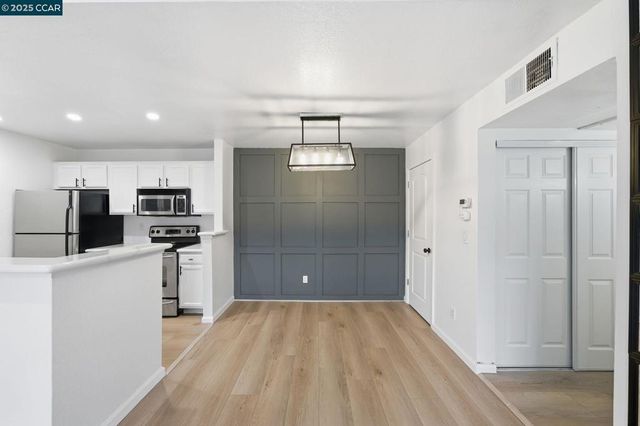 130 Reflections Dr 28, San Ramon, CA 94583