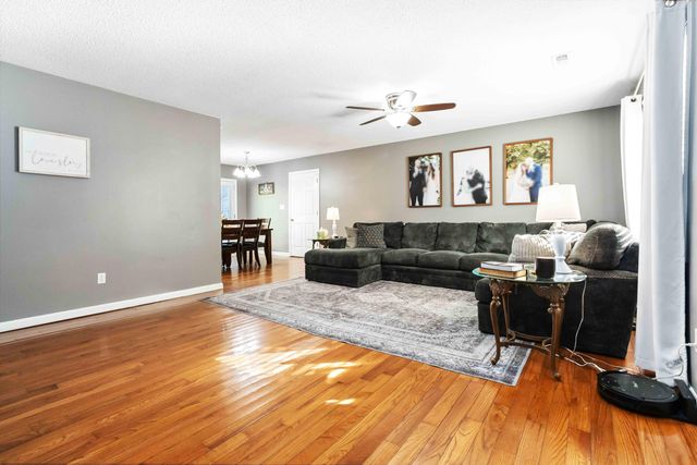 1490 Hickory Hills Lane, London, KY 40741