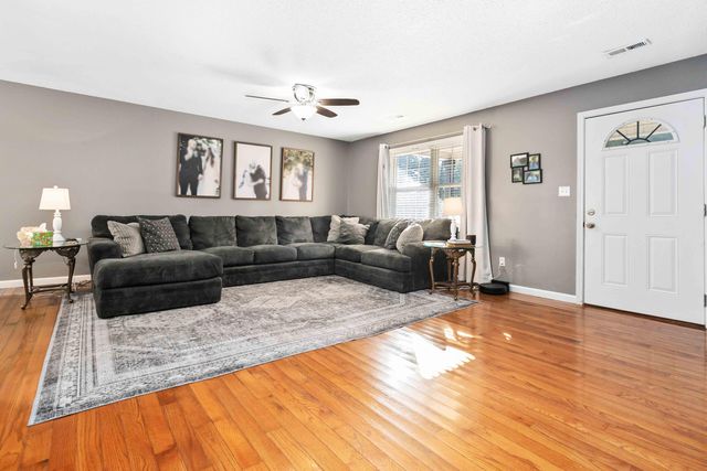 1490 Hickory Hills Lane, London, KY 40741