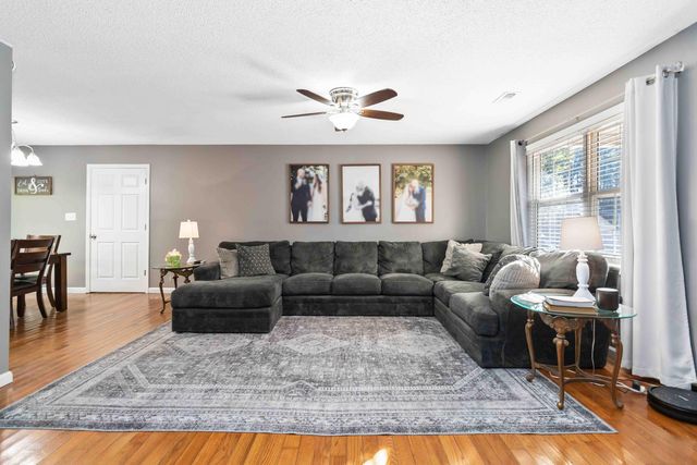 1490 Hickory Hills Lane, London, KY 40741