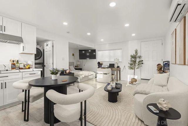 3611 Moultrie, San Diego, CA 92117