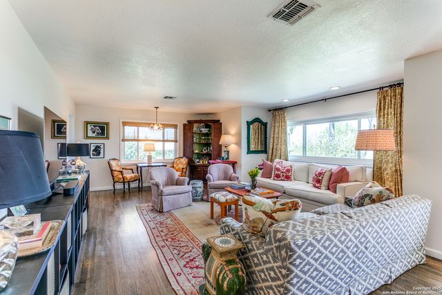 426 E Hathaway, San Antonio, TX 78209