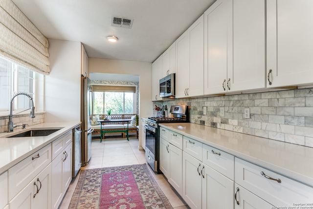 426 E Hathaway, San Antonio, TX 78209