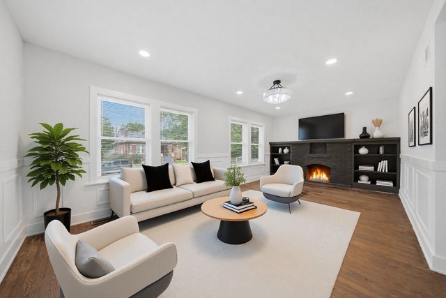 8049 S Kimbark Avenue, Chicago, IL 60619