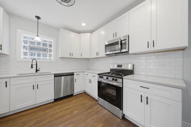 8049 S Kimbark Avenue, Chicago, IL 60619