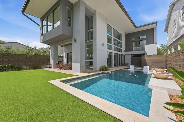 734 E 8th Street, Houston, TX 77007