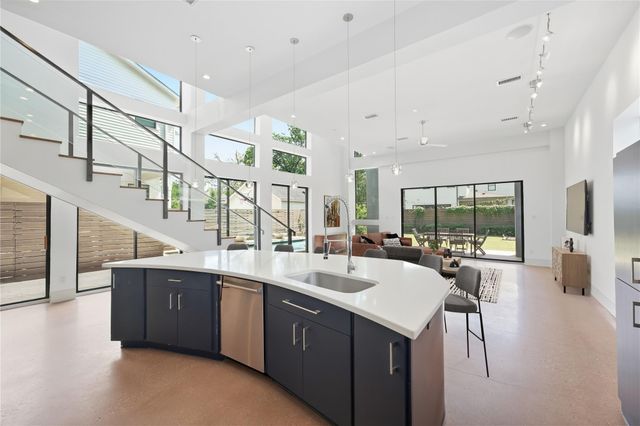 734 E 8th Street, Houston, TX 77007