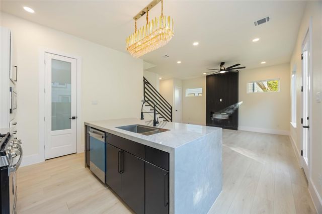 7127 England Street, Houston, TX 77021