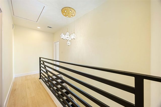 7127 England Street, Houston, TX 77021