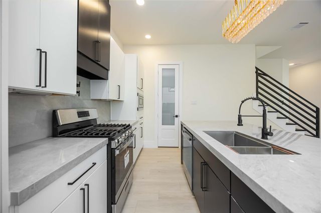 7127 England Street, Houston, TX 77021
