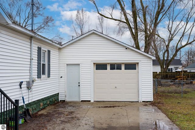 1706 W Michigan, Mt Pleasant, MI 48858