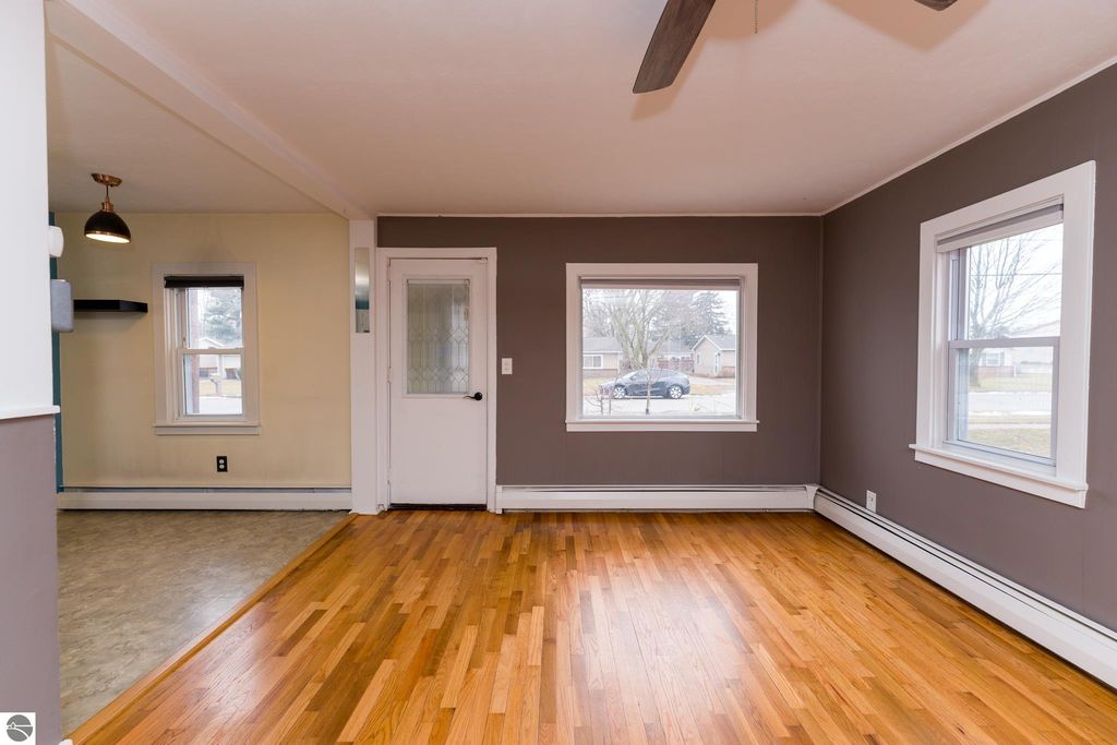 Image 10 of property listing at 1706 W Michigan, Mt Pleasant, MI 48858