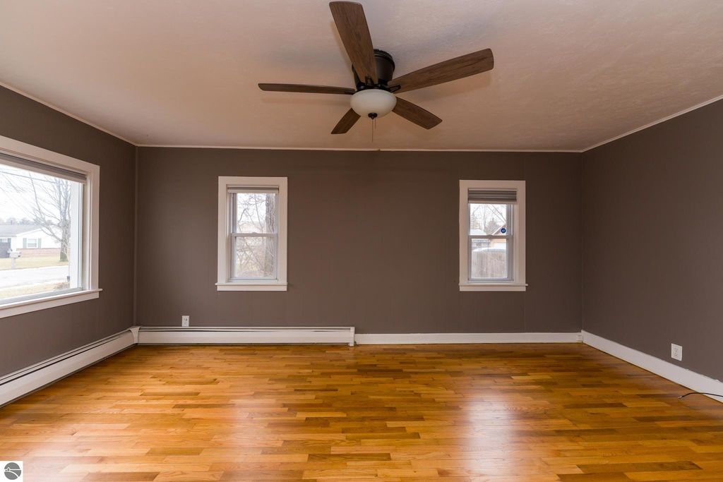 Image 13 of property listing at 1706 W Michigan, Mt Pleasant, MI 48858