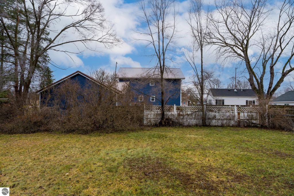 Image 9 of property listing at 1706 W Michigan, Mt Pleasant, MI 48858