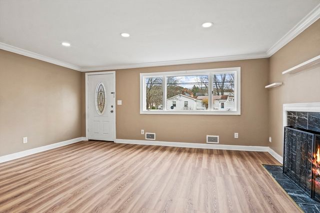 16 Grant Street Extension, Framingham, MA 01702