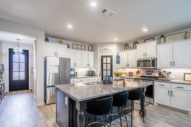 7201 McPherson Ln, Midland, TX 79706