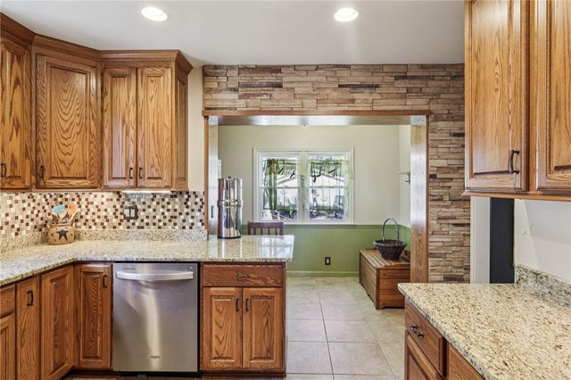 113 E LEASURE AVENUE, New Castle, PA 16101