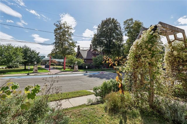 113 E LEASURE AVENUE, New Castle, PA 16101