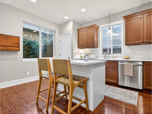 17118 Sw SONNET Way, King City, OR 97224