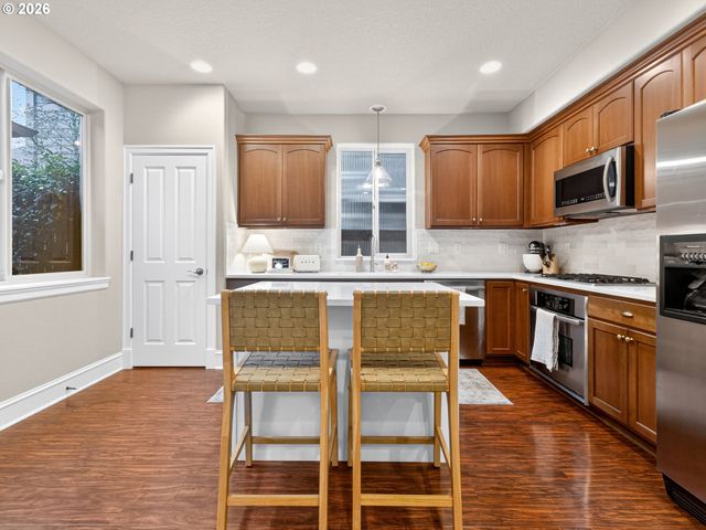 17118 Sw SONNET Way, King City, OR 97224