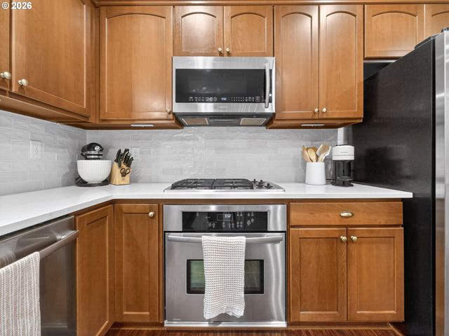 17118 Sw SONNET Way, King City, OR 97224