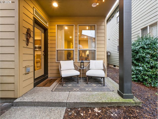 17118 Sw SONNET Way, King City, OR 97224