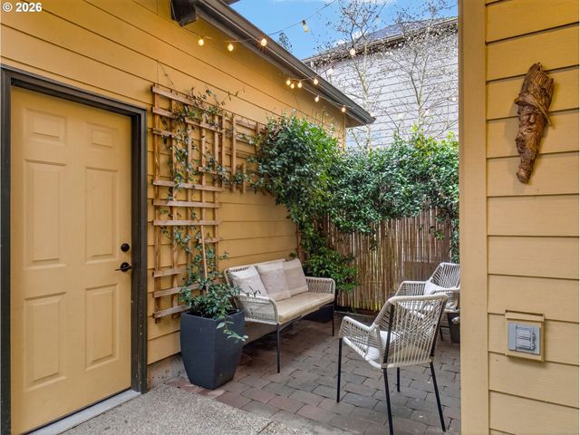 17118 Sw SONNET Way, King City, OR 97224