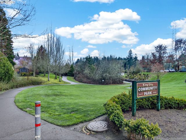 17118 Sw SONNET Way, King City, OR 97224